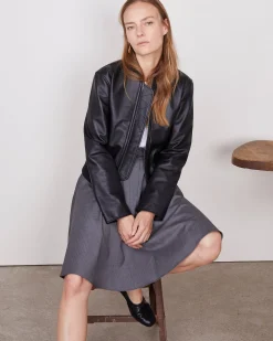 Nela bomber