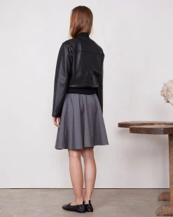 Nela bomber
