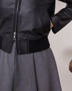 Nela bomber