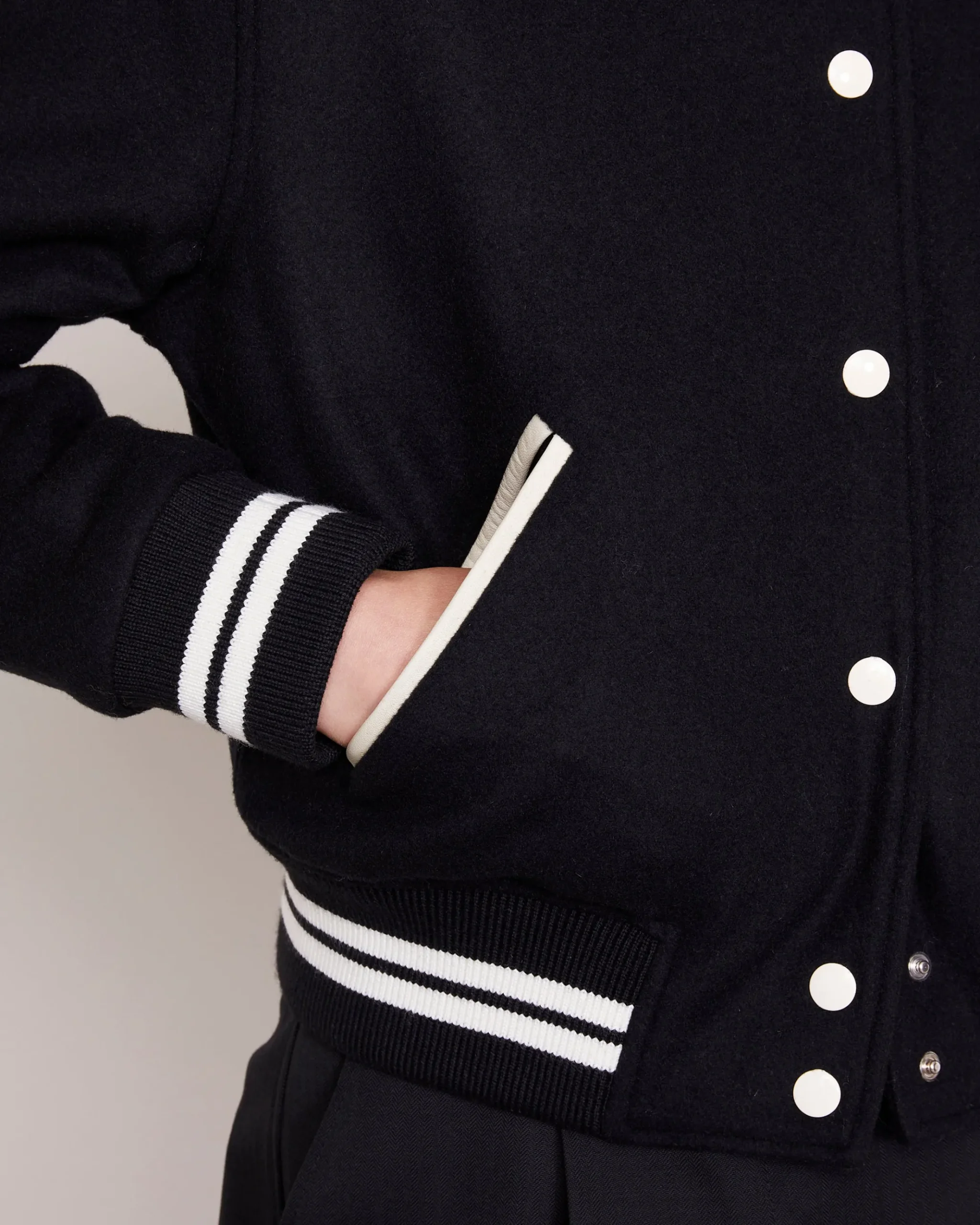 Oona bomber